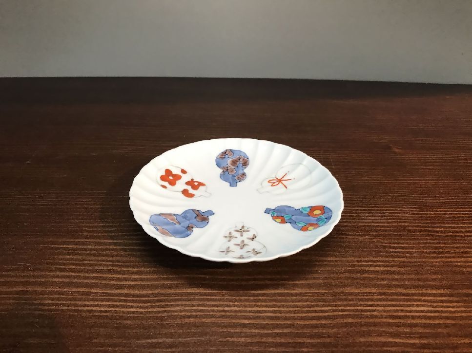 大雪特別価格‼️伊万里上手錦手Dragon❌あじさい 桐に蝶 蜂と菊 7寸皿2