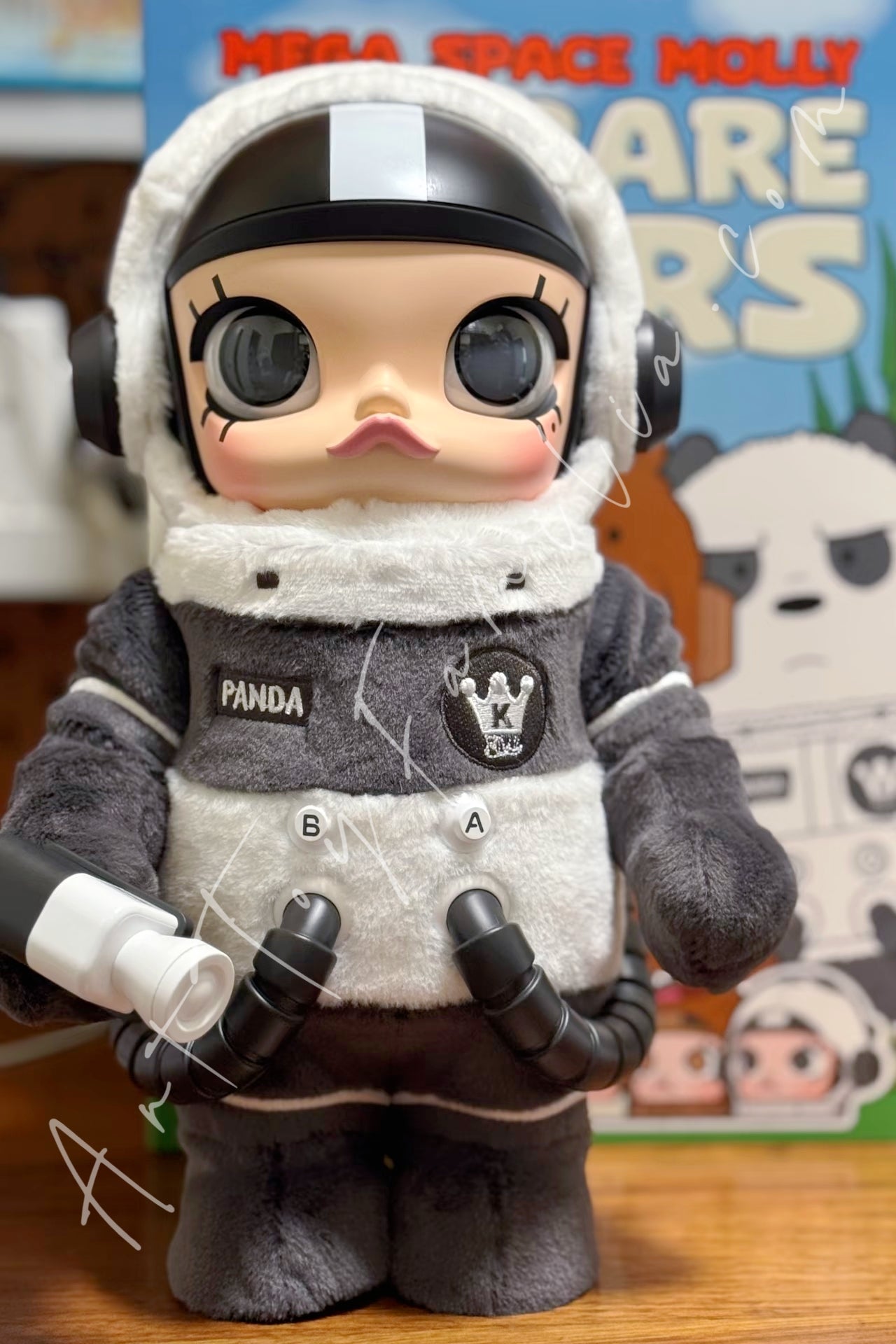 新品未使用MEGA MOLLY 400% White MEGA SPACE MOLLY 400% We Bare