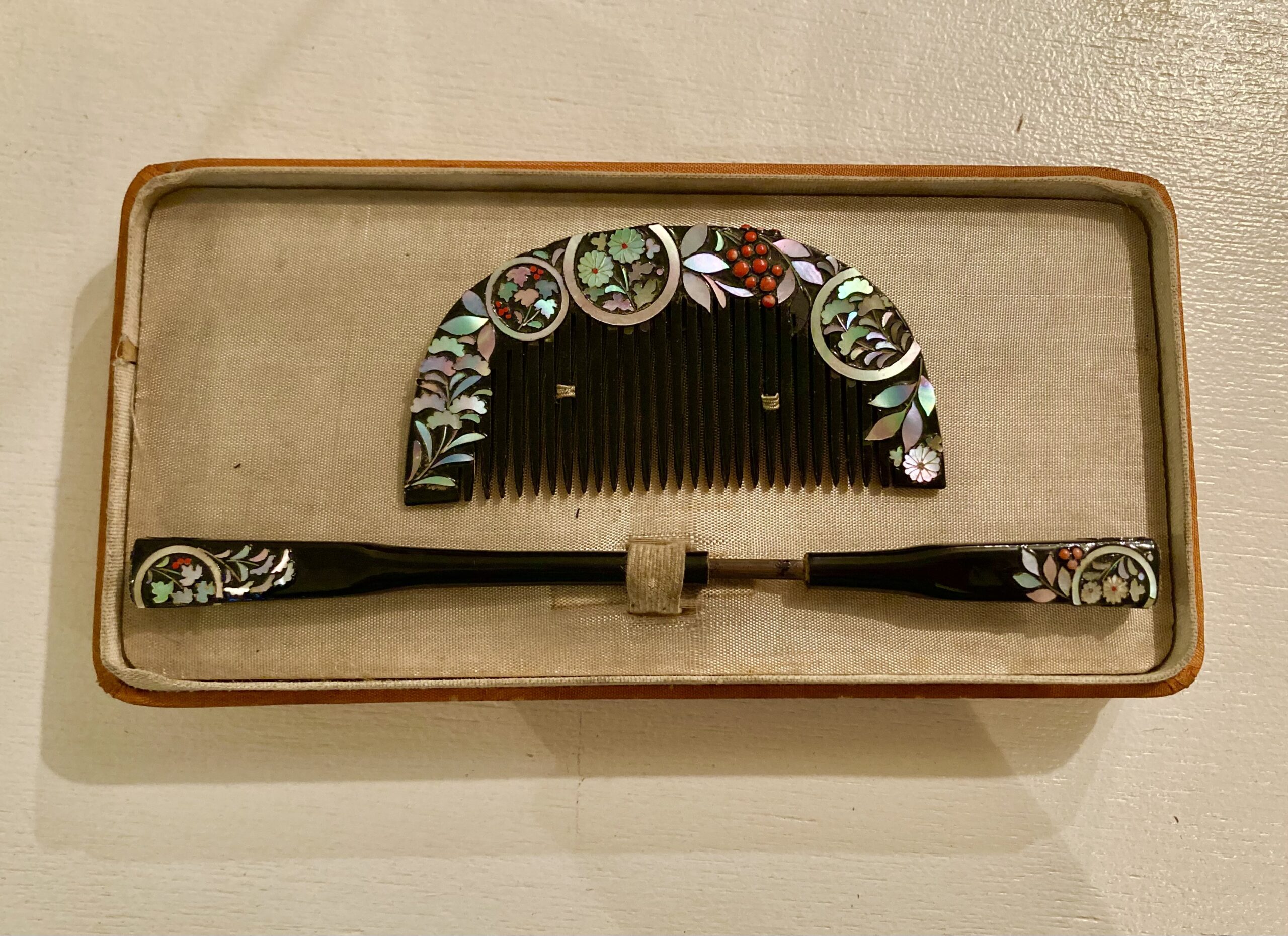 櫛とかんざし 明治〜大正時代 漆塗り 螺鈿 赤珊瑚 | 道具屋とわ