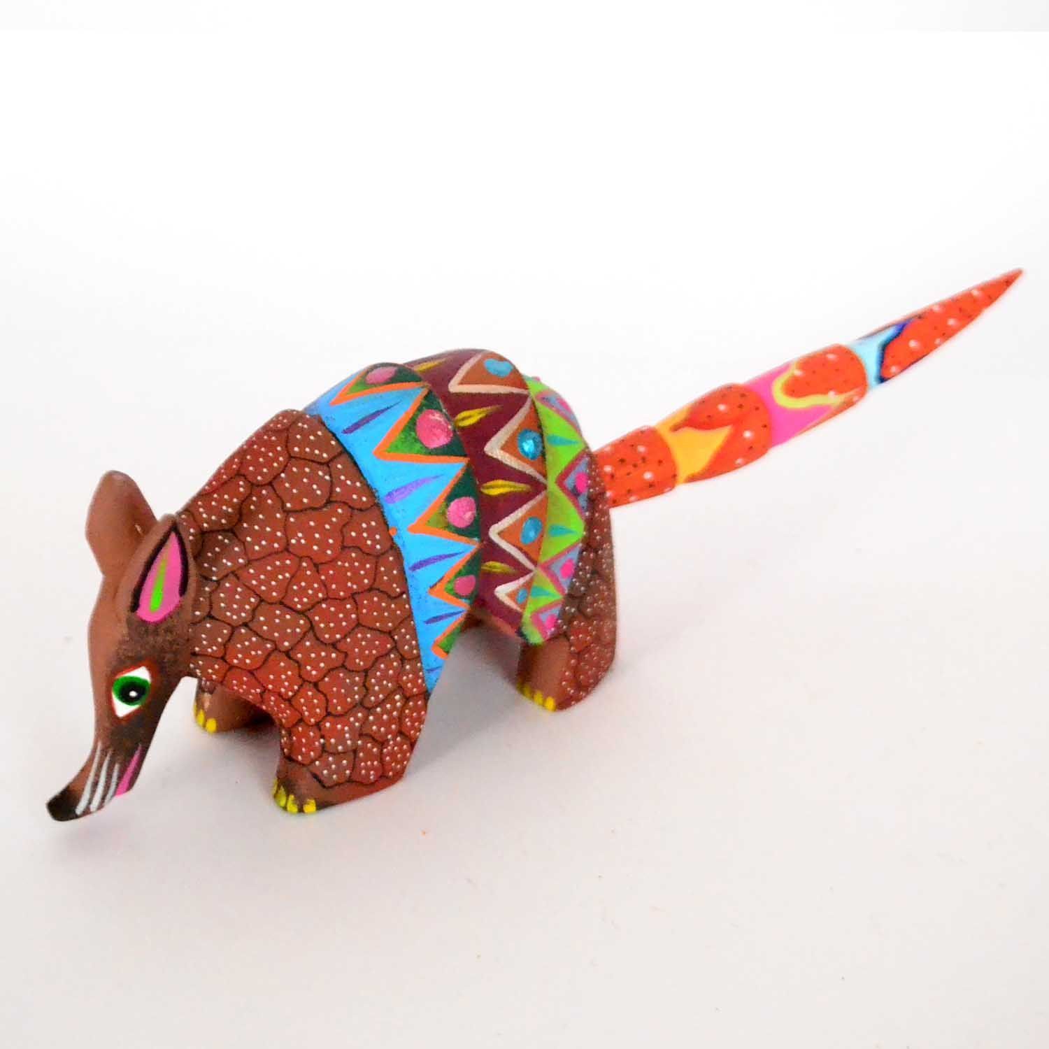 木製アレブリヘ - アルマジロ - メキシコの手工芸品