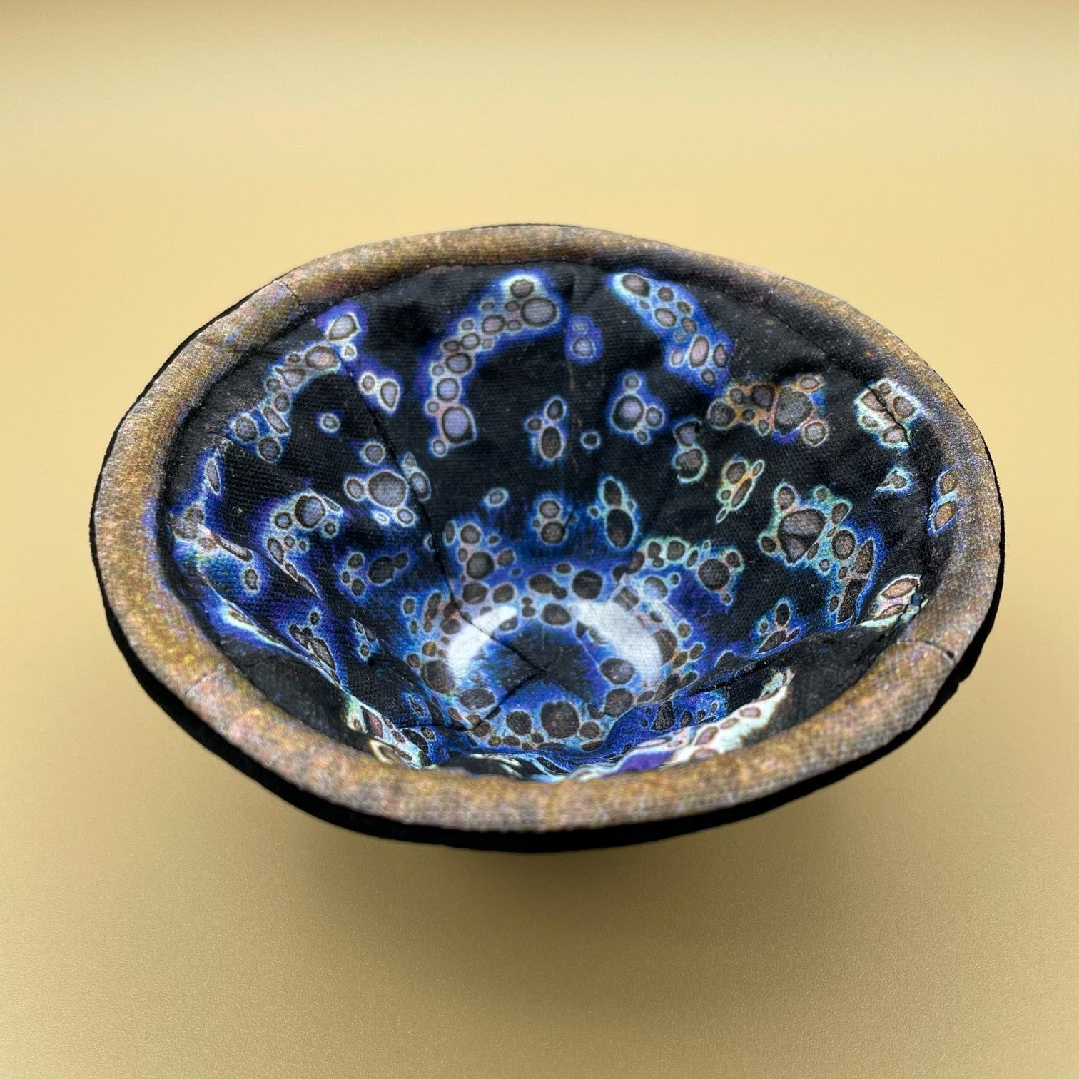 グッズ開封】「曜変天目ぬいぐるみ」の重みは？ 静嘉堂＠丸の内の