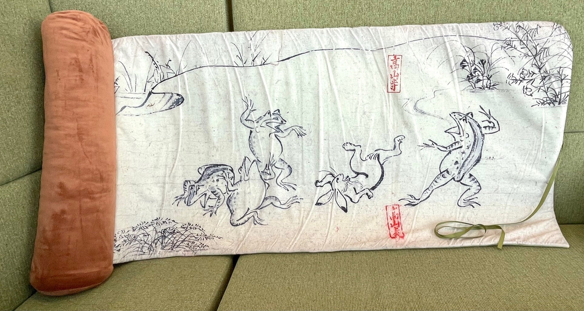 特別展「やまと絵」 絵巻抱き枕＂百鬼夜行絵巻＂』 特別展「やまと絵