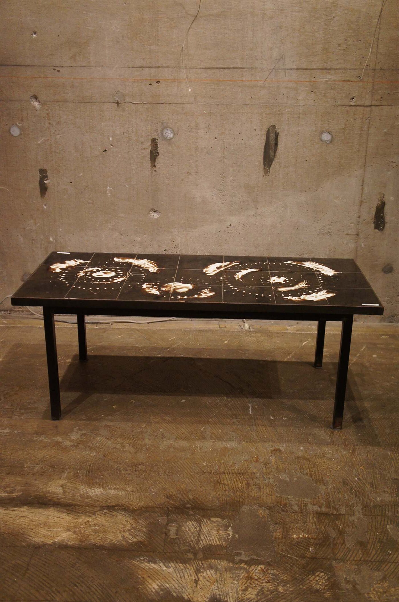 ベルギー タイルトップ メタル コーヒーテーブル | ARTICLE PRODUCT