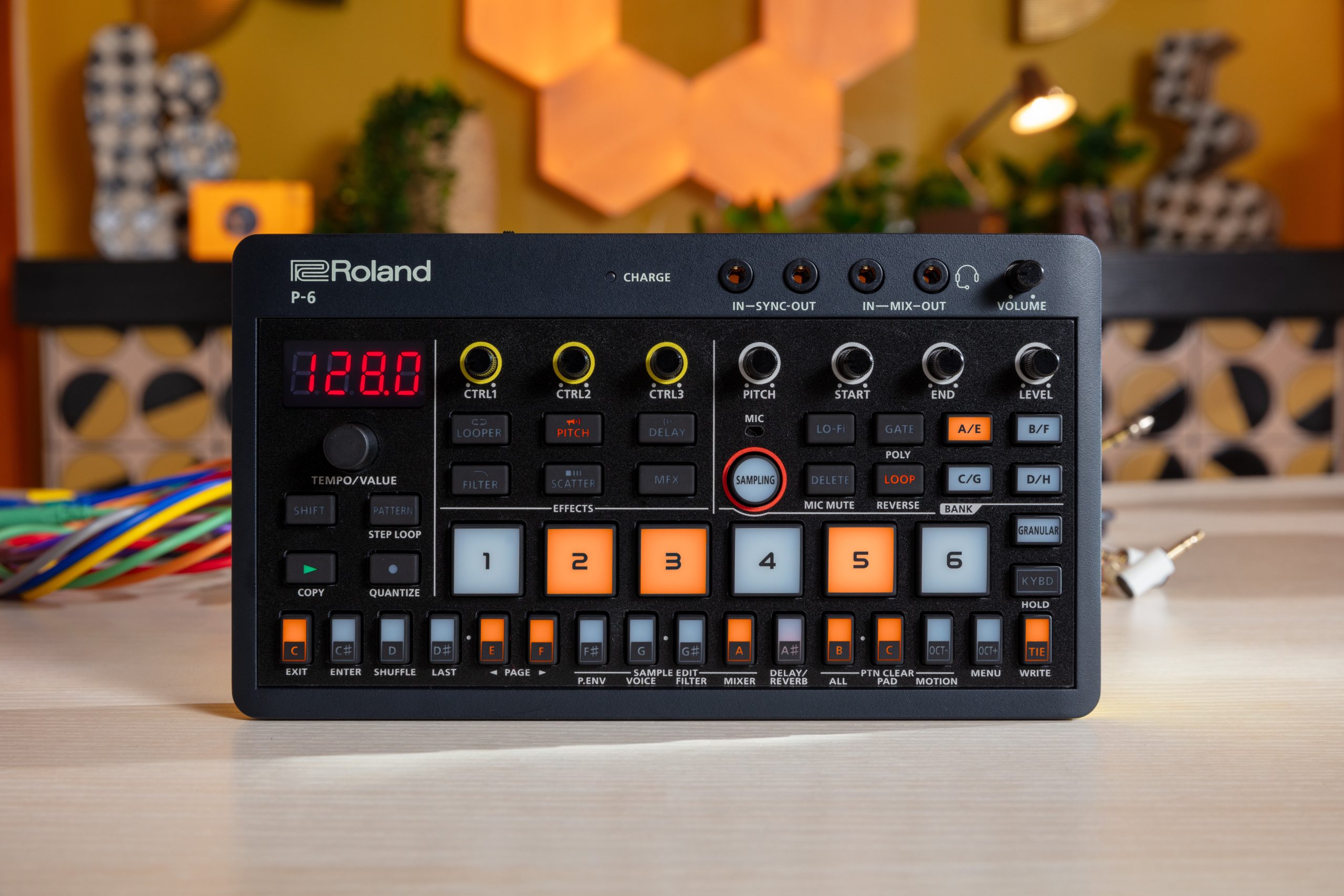 Getting to Know AIRA Compact: P-6 Creative Sampler - Roland Articles