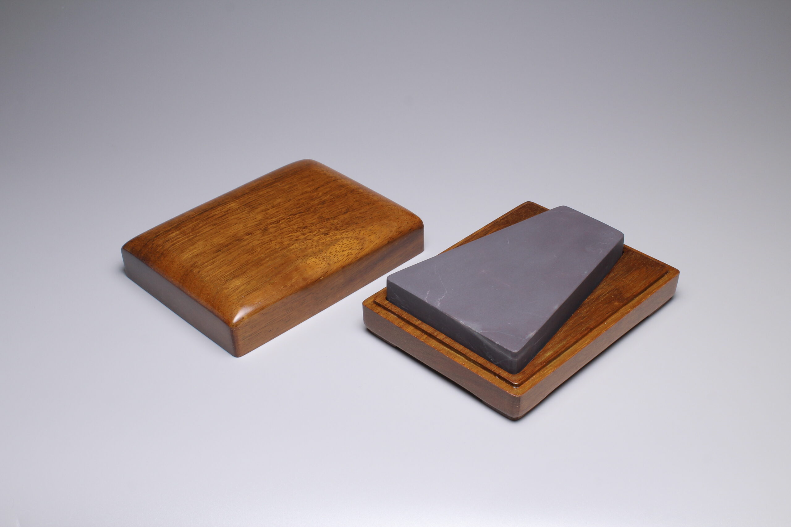 書道具 端渓硯 約20.0×12.0cm厚さ3.8cm. w箱込み，