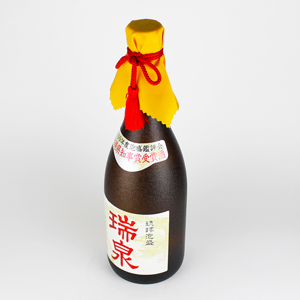 瑞泉 甕貯蔵 2010年度県知事賞受賞酒 41度,720ml 実質15年以上古酒