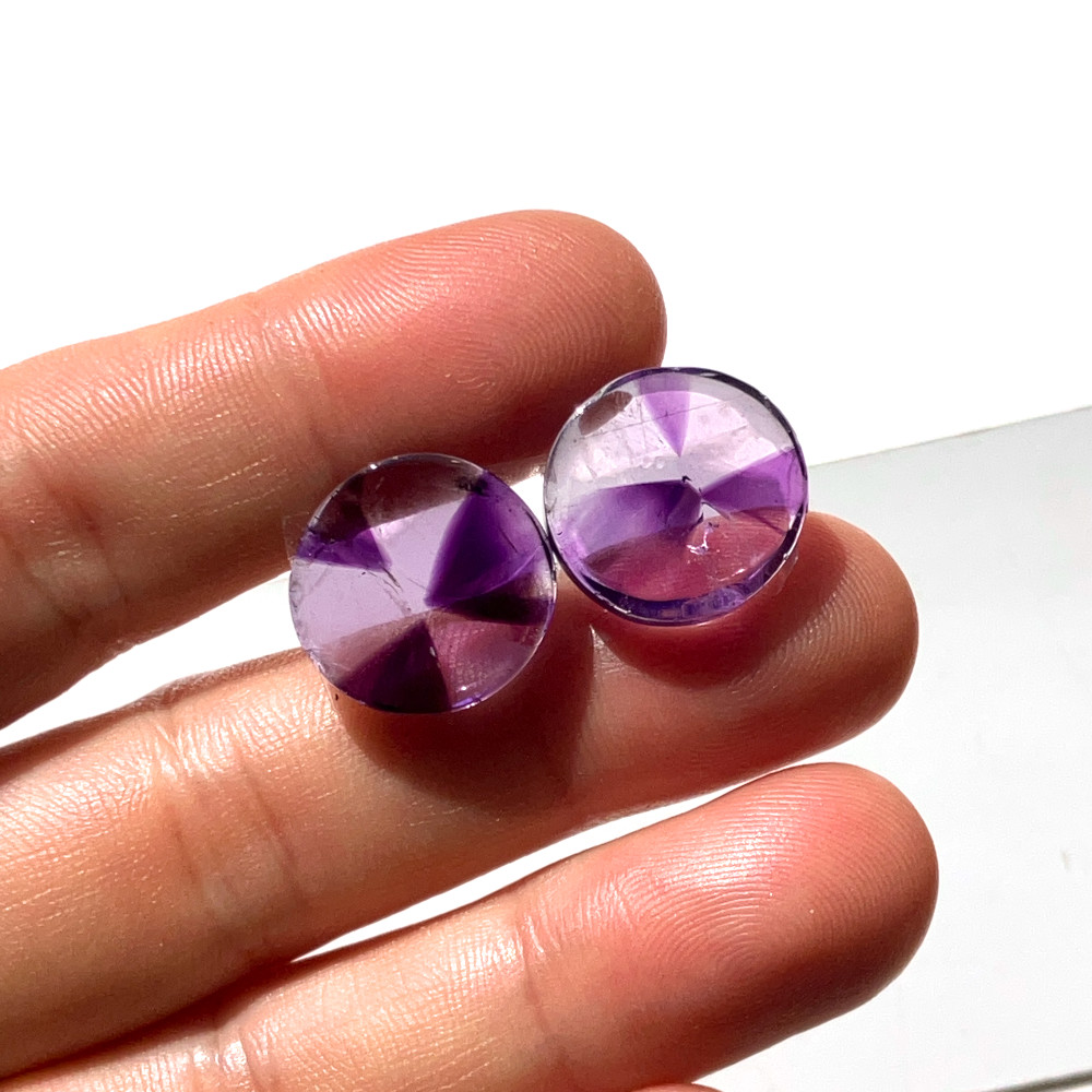 トラピッチェアメジスト[147] 15x15mm ペアルース / 天然石ルース