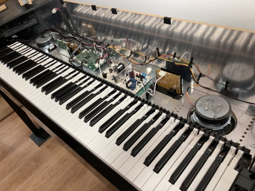 クラビノーバ修理レポート｢音が強く(大きく)出てしまう｣｜楽器日誌