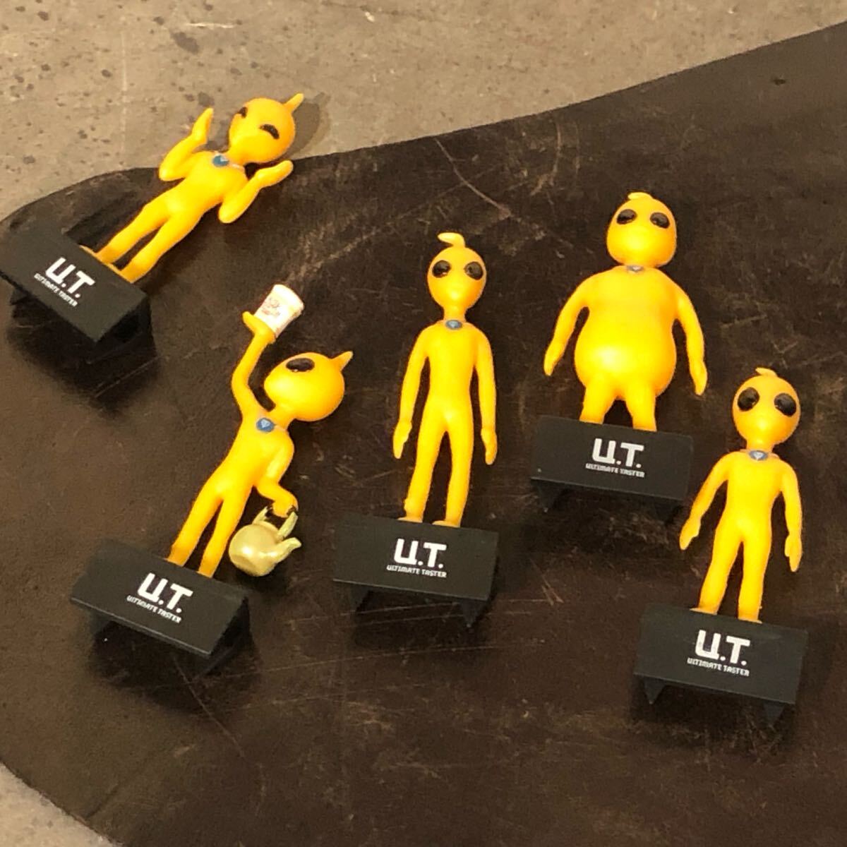 日清 カップヌードル CUP NOODLE U.T. ULTIMATE TASTER 宇宙人 特大