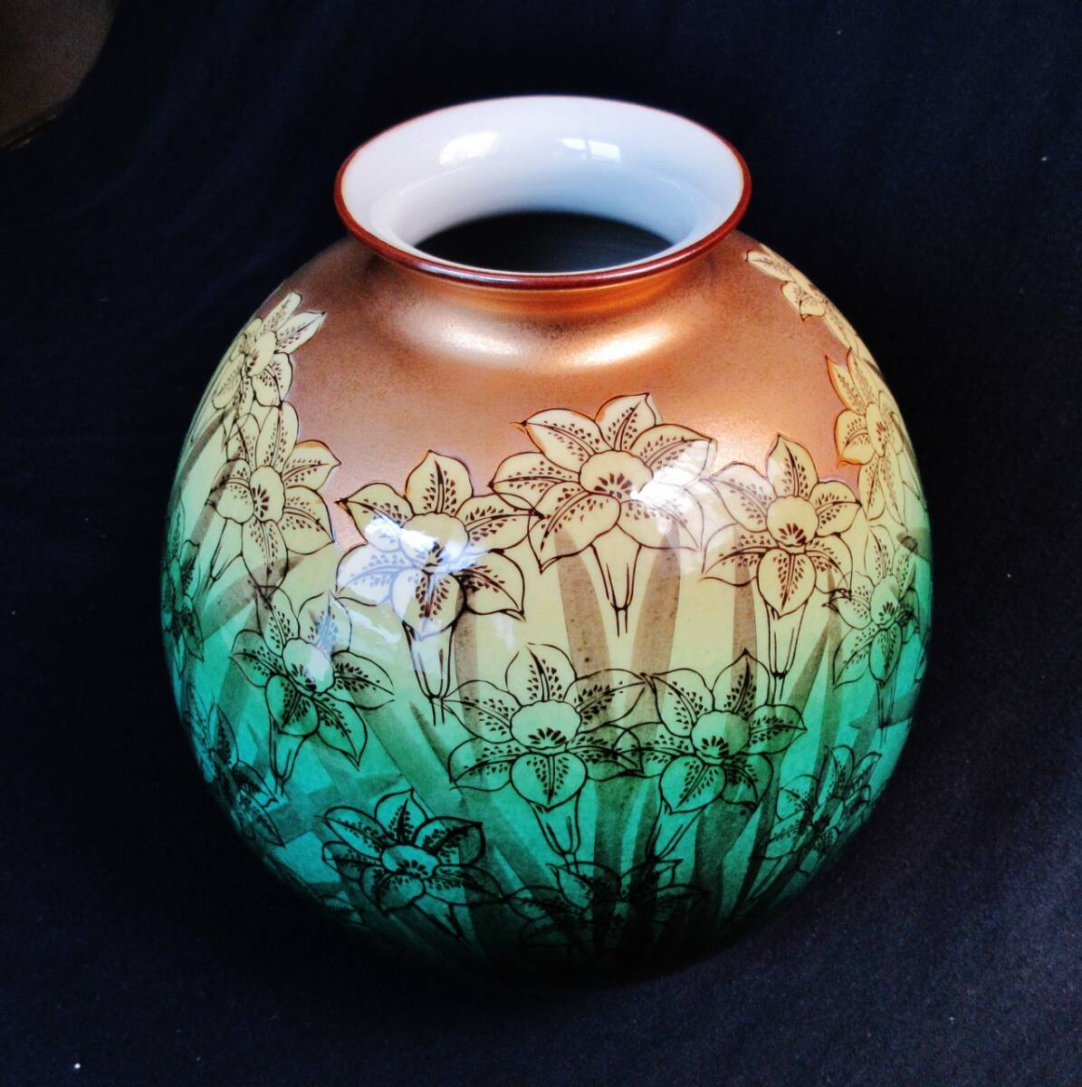 花瓶12】九谷焼 円窓花鳥 8号 大田健次郎 花瓶12】九谷焼 円窓花鳥 8号