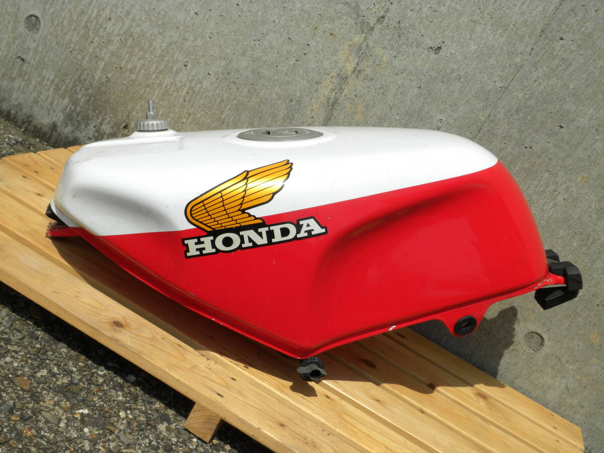 NSR250R-SP MC28-10020 純正ガソリンタンク！