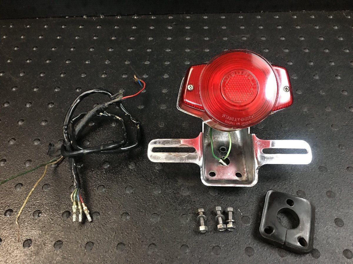 ☆ カワサキ w1 w3 750ss 1つ目テールランプ 国内物 Yahoo