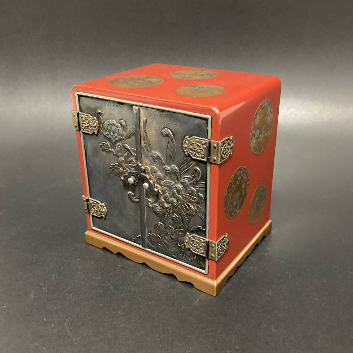 銀製 宝石箱 silver950 鍵付 唐草紋様手彫り 骨董品 銀製 宝石箱