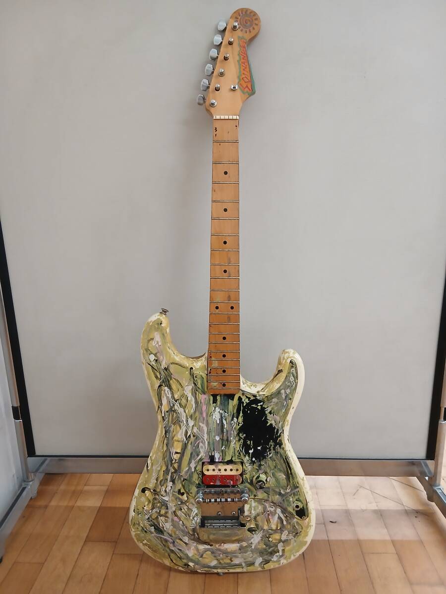 メーカー 詳細不明 ストラトタイプ エレキギター 3ハムバッカー搭載