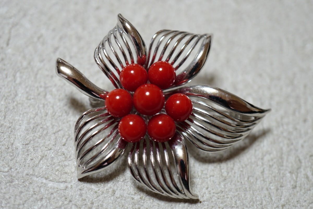 ショップ 血赤珊瑚 サンゴ 7.4g 枝 ルース 本珊瑚 a961a 血赤珊瑚