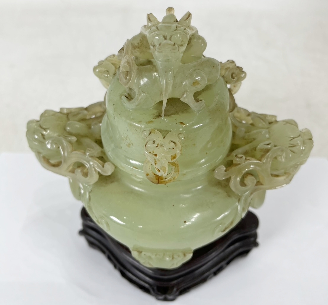 中国 玉石翡翠彫刻 神獣果実刻 根付 紙鎮 置物 C R5855 中国 玉石翡翠