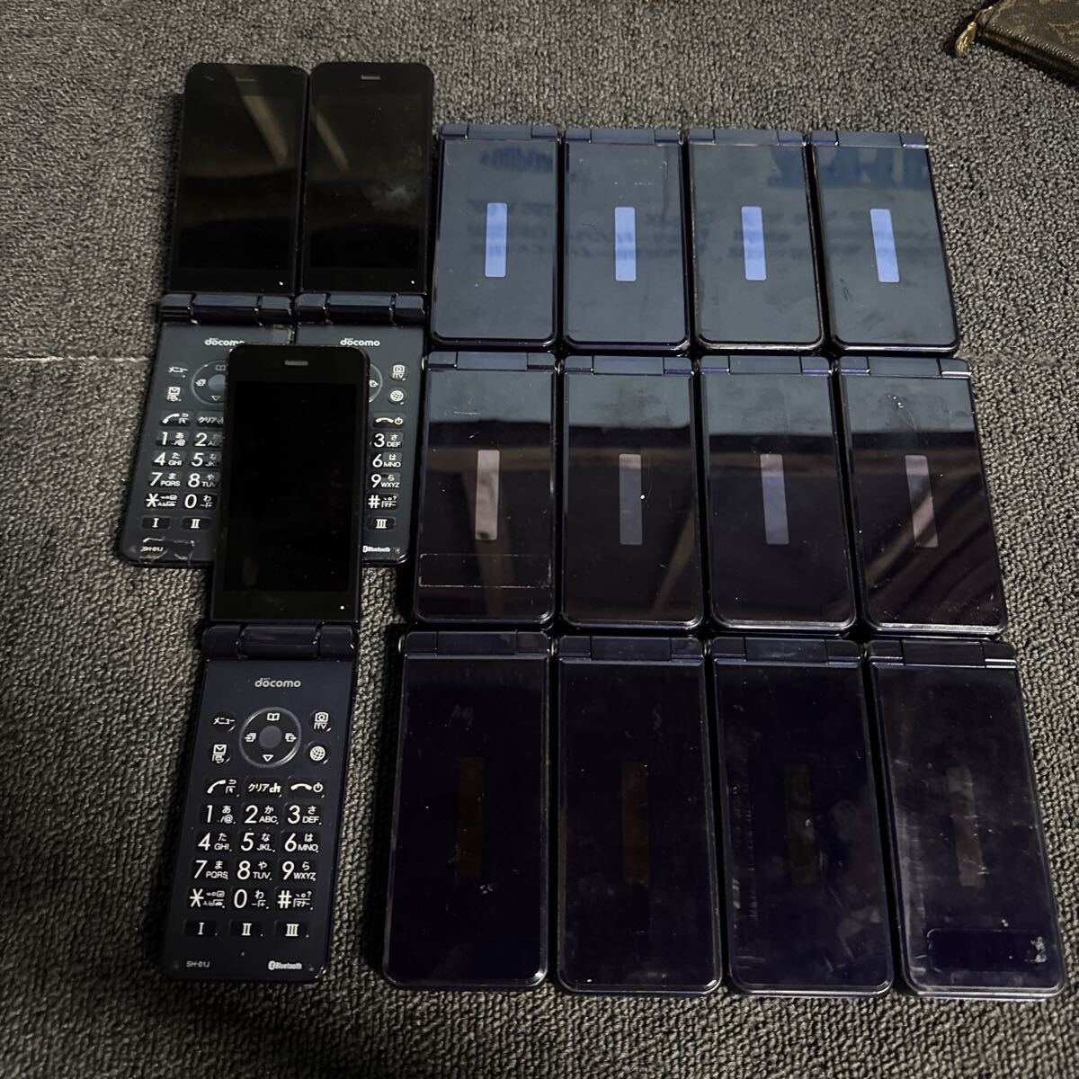 ガラケー 60台まとめ売り ジャンク Yahoo!オークション -「ジャンク