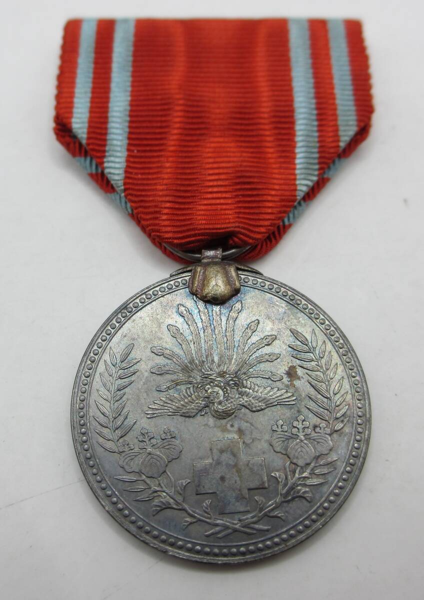 希少品】 日本赤十字社 銀色功労賞 未開封ピンバッジ付き 勲章 明治二