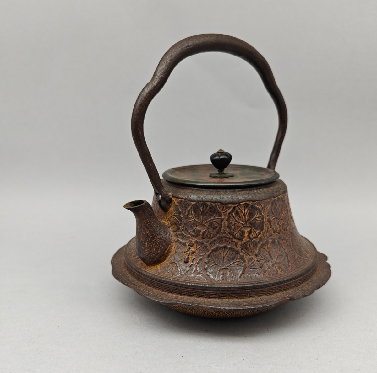 鉄瓶 鉄製 湯沸 茶道具 茶器 煎茶道具 在銘 正寿堂 重さ約 1539g