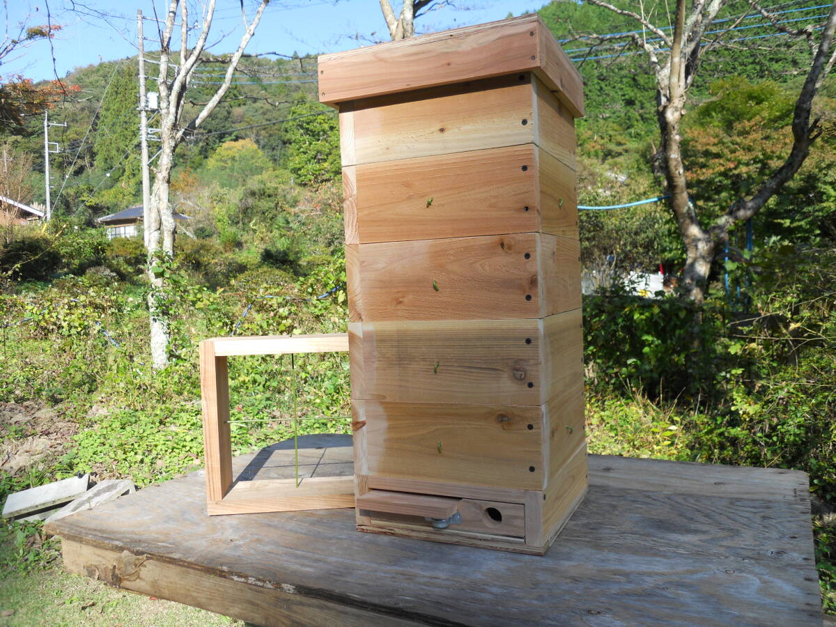 重箱式巣箱台 4台 290ミリ用 ニホンミツバチ 鉄製台｜Yahoo!フリマ