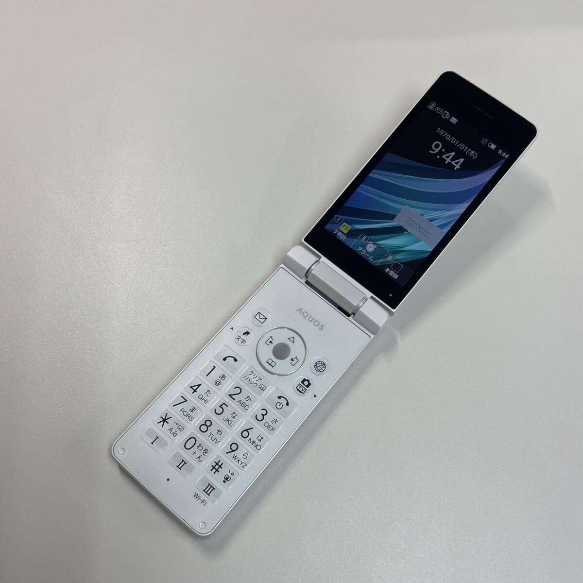 Yahoo!オークション -「805SH AQUOS ケータイ3 ホワイト」の落札相場