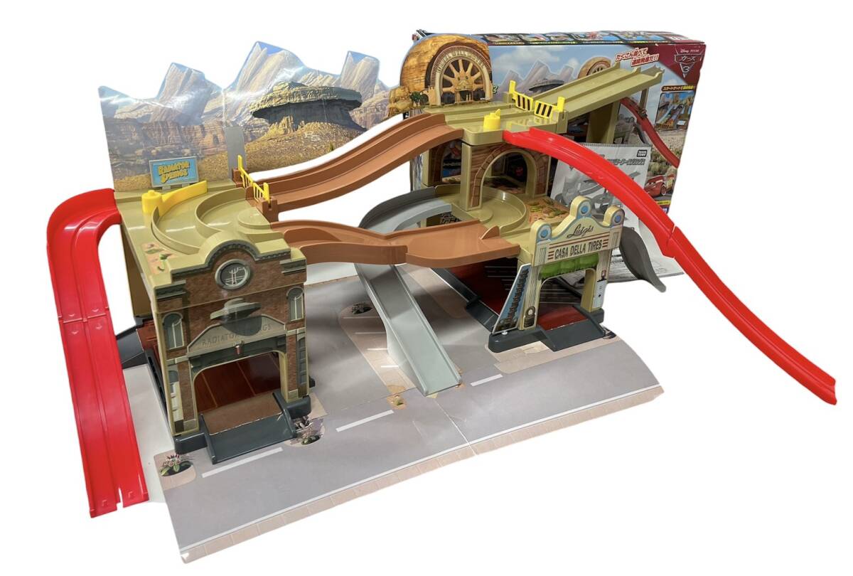 Yahoo!オークション -「カーズ ラジエータースプリングス」の落札相場