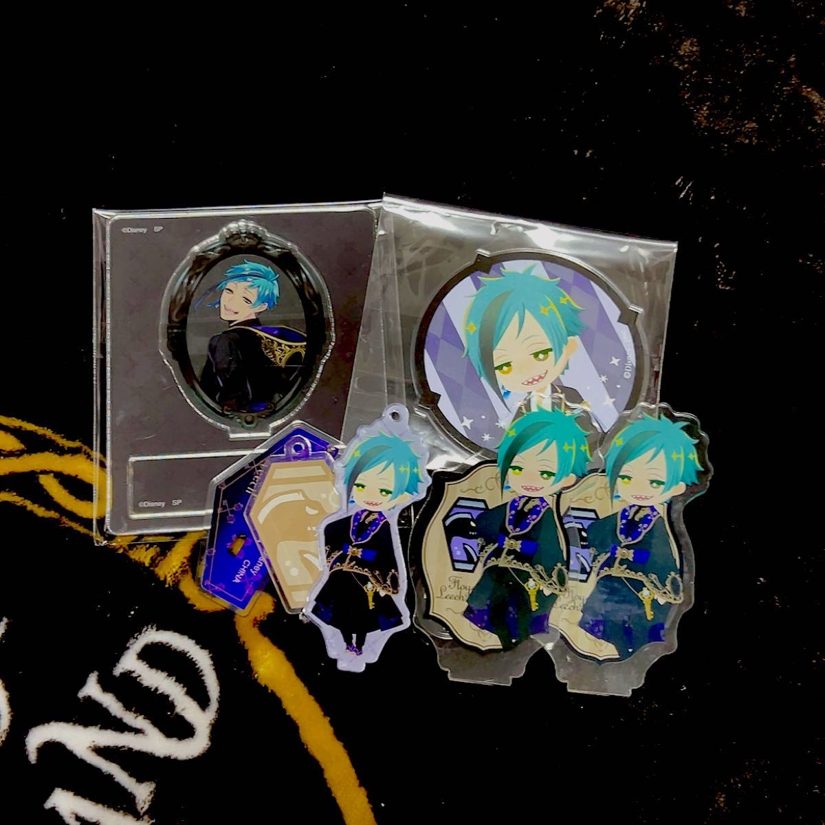 ツイステ ケイト バースデー プラチナジャケット オーロラ箔缶バッジ