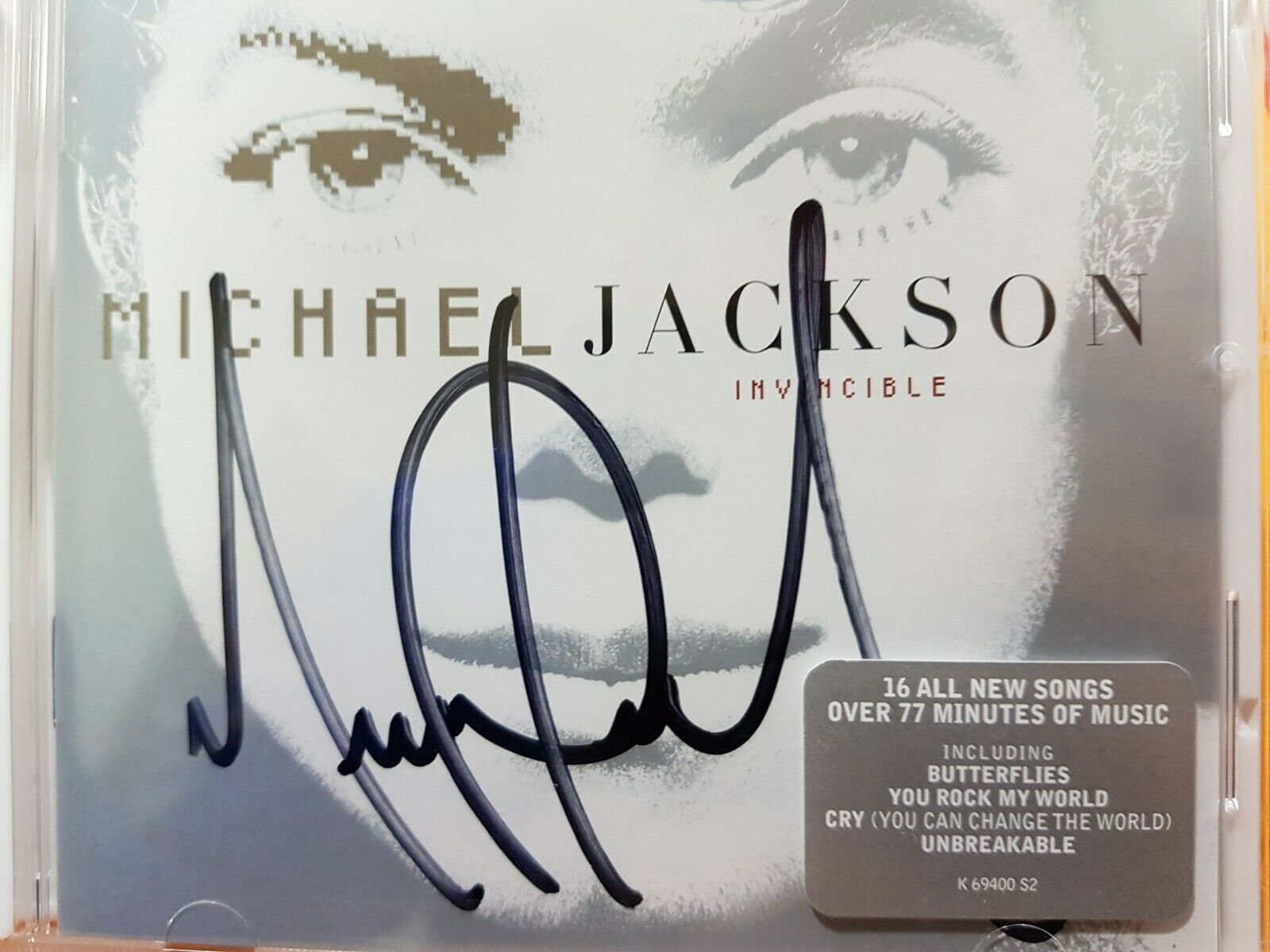 Michael Jackson /証明書付直筆サイン入り Invincible Michael Jackson