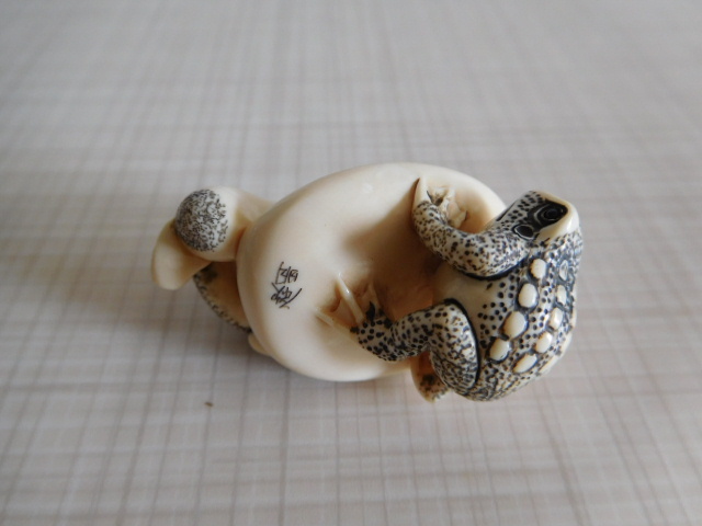 根付 Netsuke 提げ物 貴重な天然素材 象牙風 マンモス 微細彫刻 福