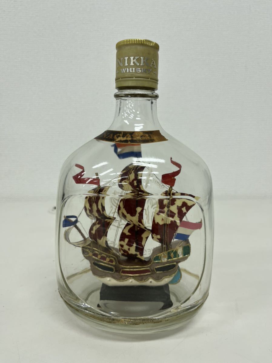 ニッカウヰスキーのボトルに入った べっ甲の帆船です。 【公式通販】