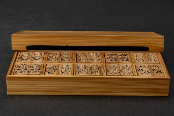 茶道具 白竹十種香札 竹製 竹箱 花月札添 紙外箱 七事式 香道具 茶道七