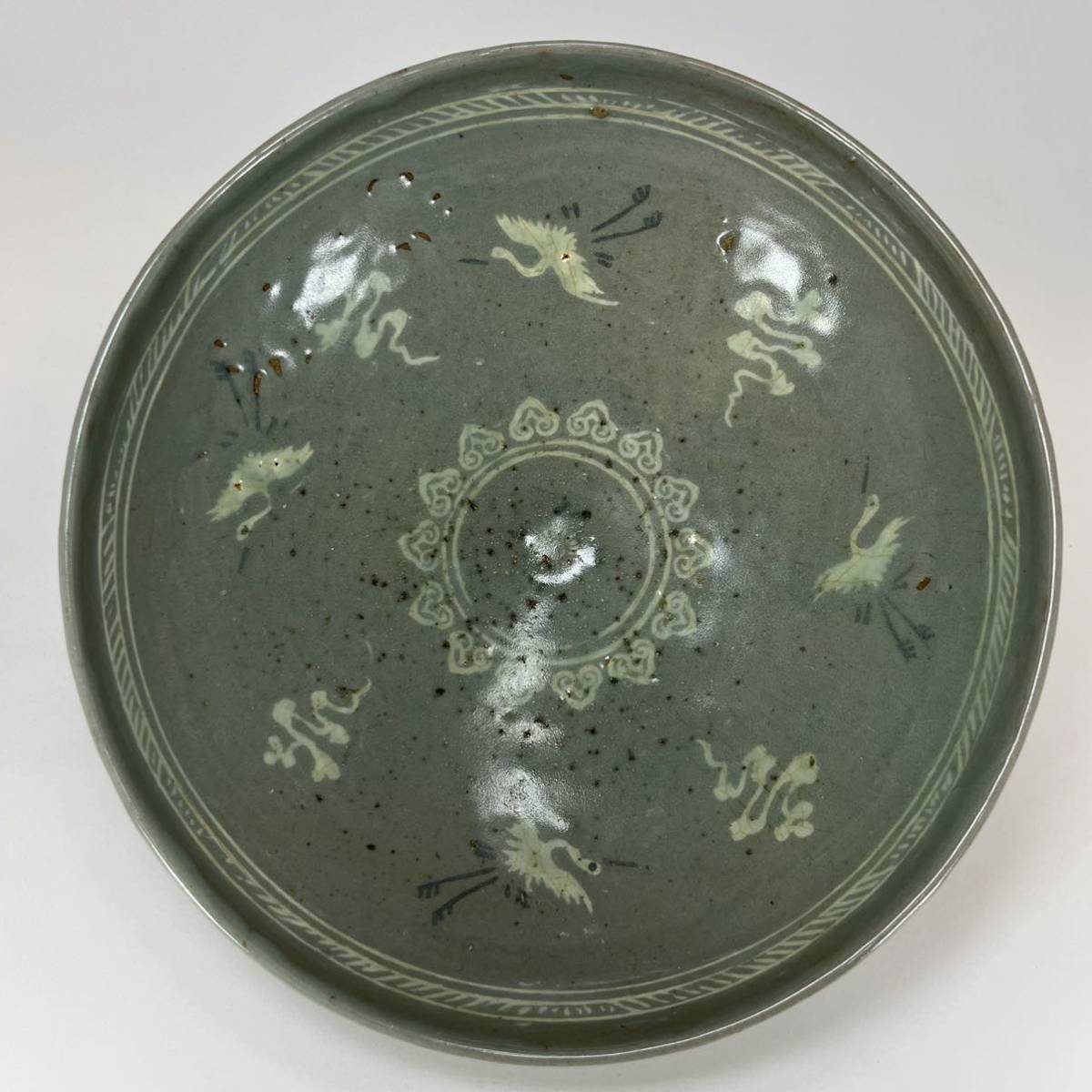 高麗 青磁白黒象嵌雲鶴文鉢 | 骨董と詩学 Antique & Poetics | 蛇韻律