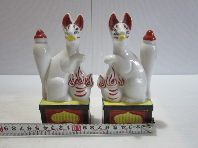 時代物 白磁 色絵 金彩 御稲荷様 神狐 稲荷狐 置物 一対 高さ6.5cm