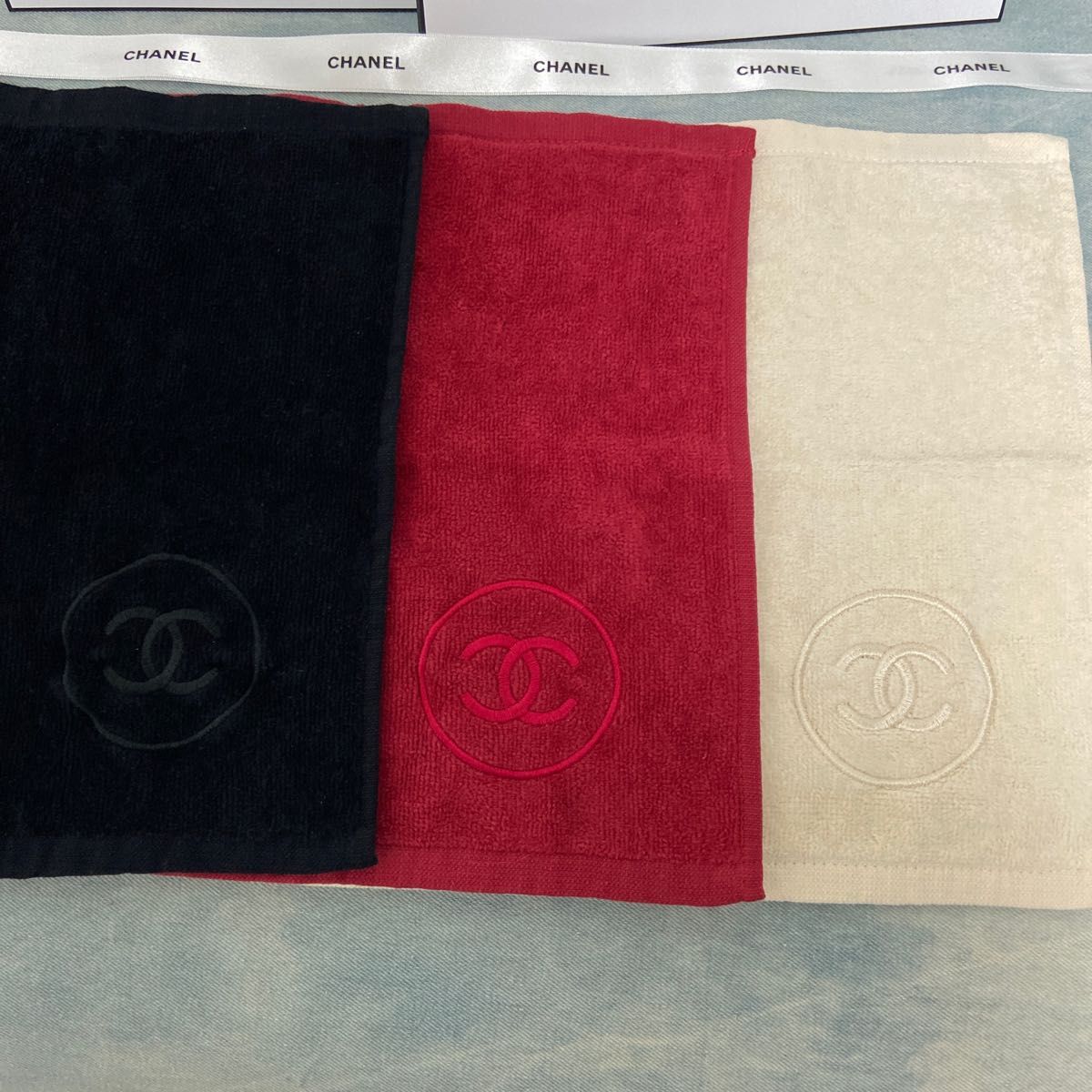 シャネル CHANEL ノベルティ タオルハンカチ 3色セット｜Yahoo!フリマ