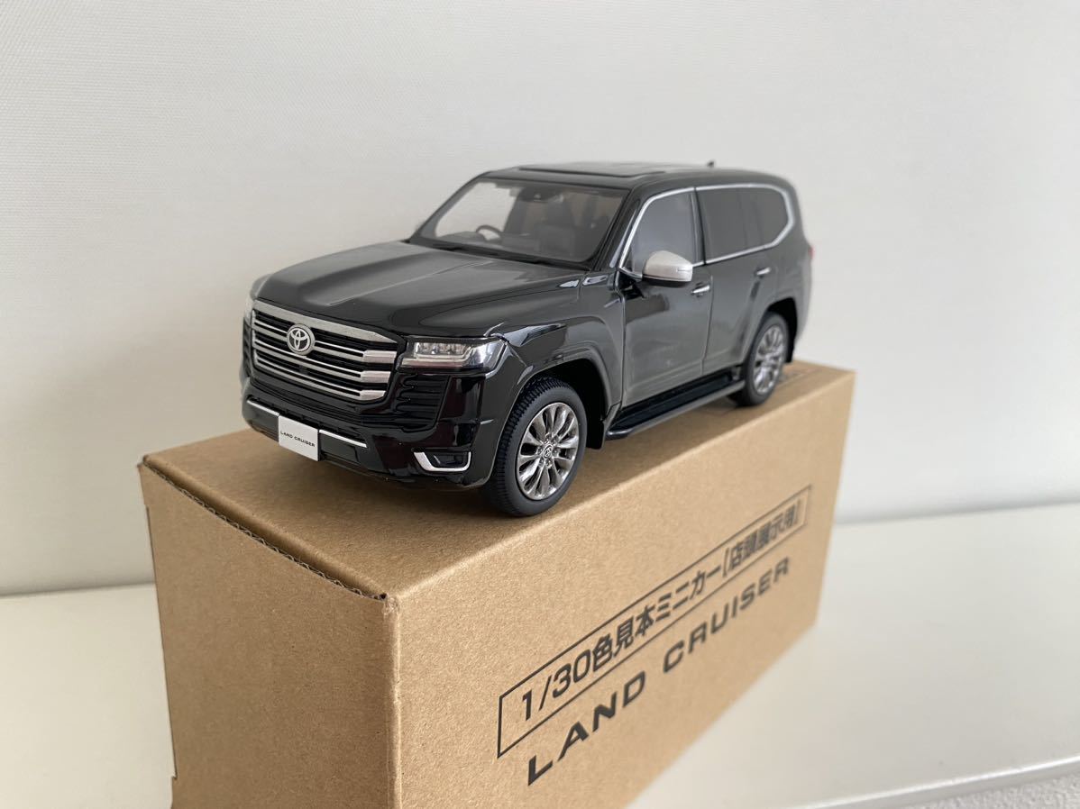 トヨタ ミニカー 非売品 ランドクルーザー300 送料込み