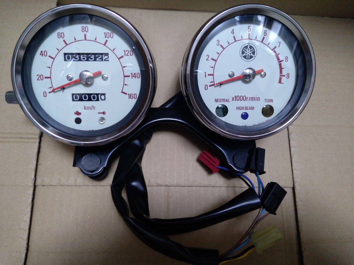 YAMAHA SR400 スピードメータータコメーターセットジャンク