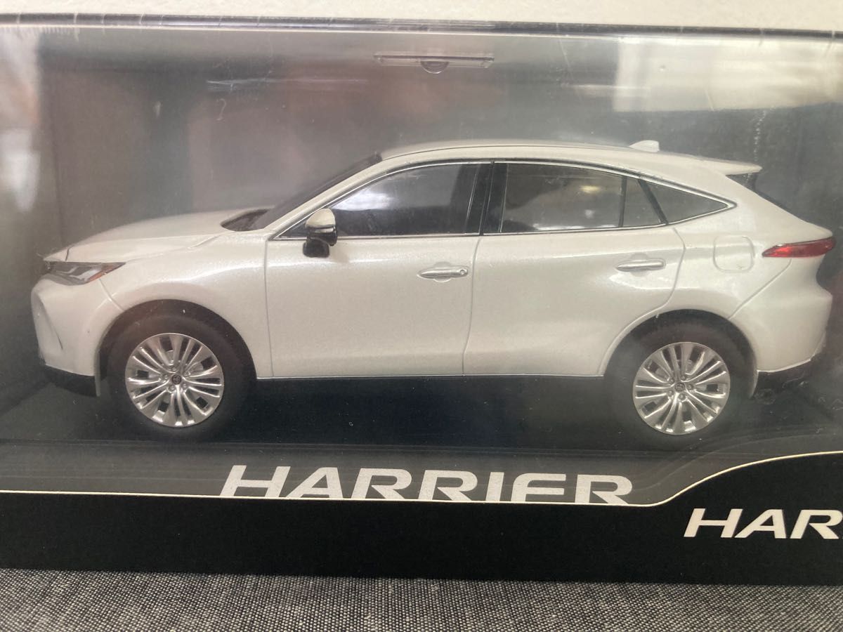 カラーサンプル、ハリアー1/30スケール、パールホワイト 本体