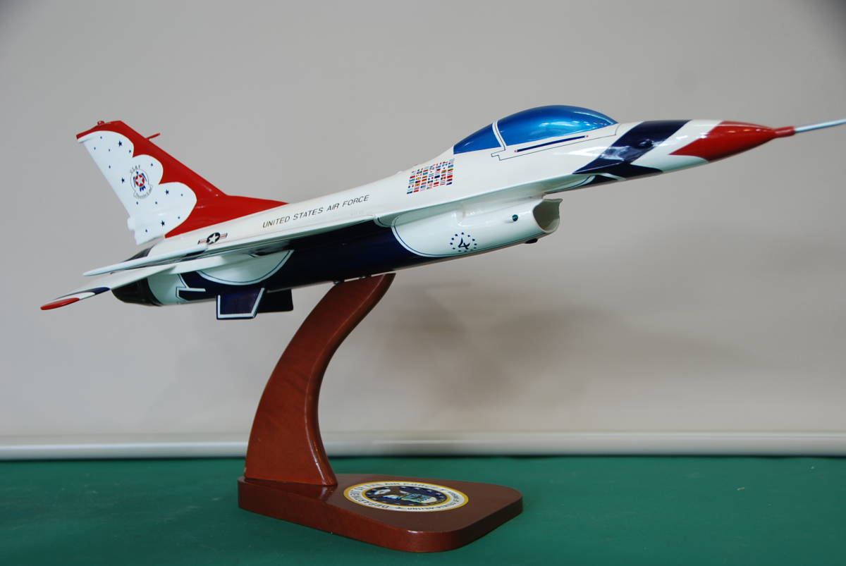 1/32 ハセガワ F-16 サンダーバーズ完成品 オンライン 1/32 ハセガワ F