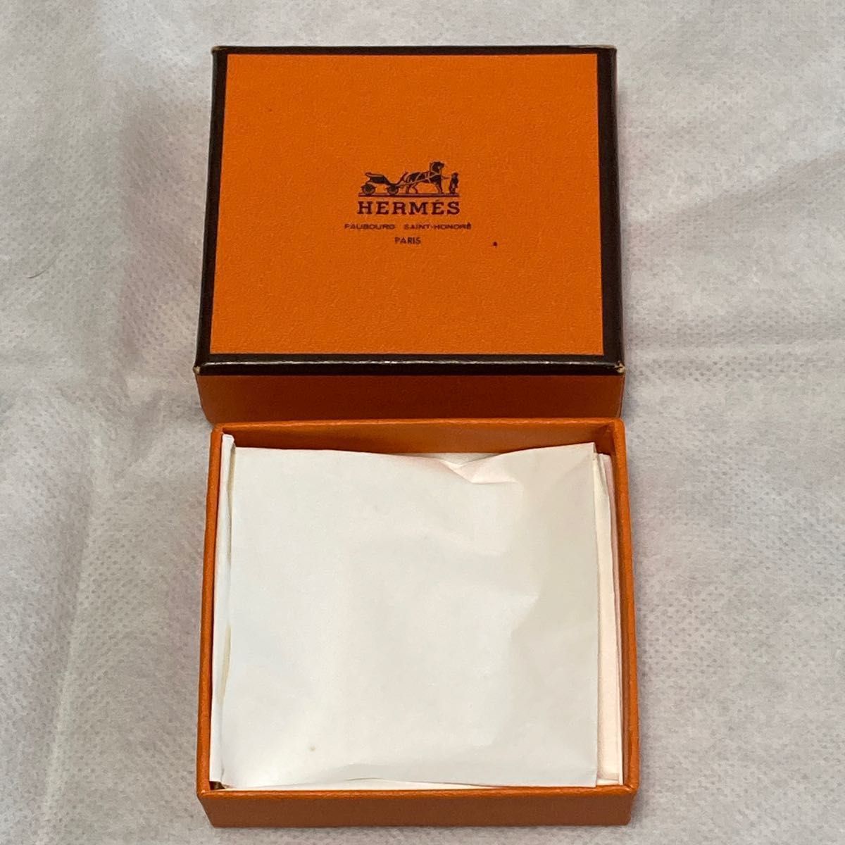 HERMES エルメスの空箱です 3種類とリボン1本 オマケの小箱です リング