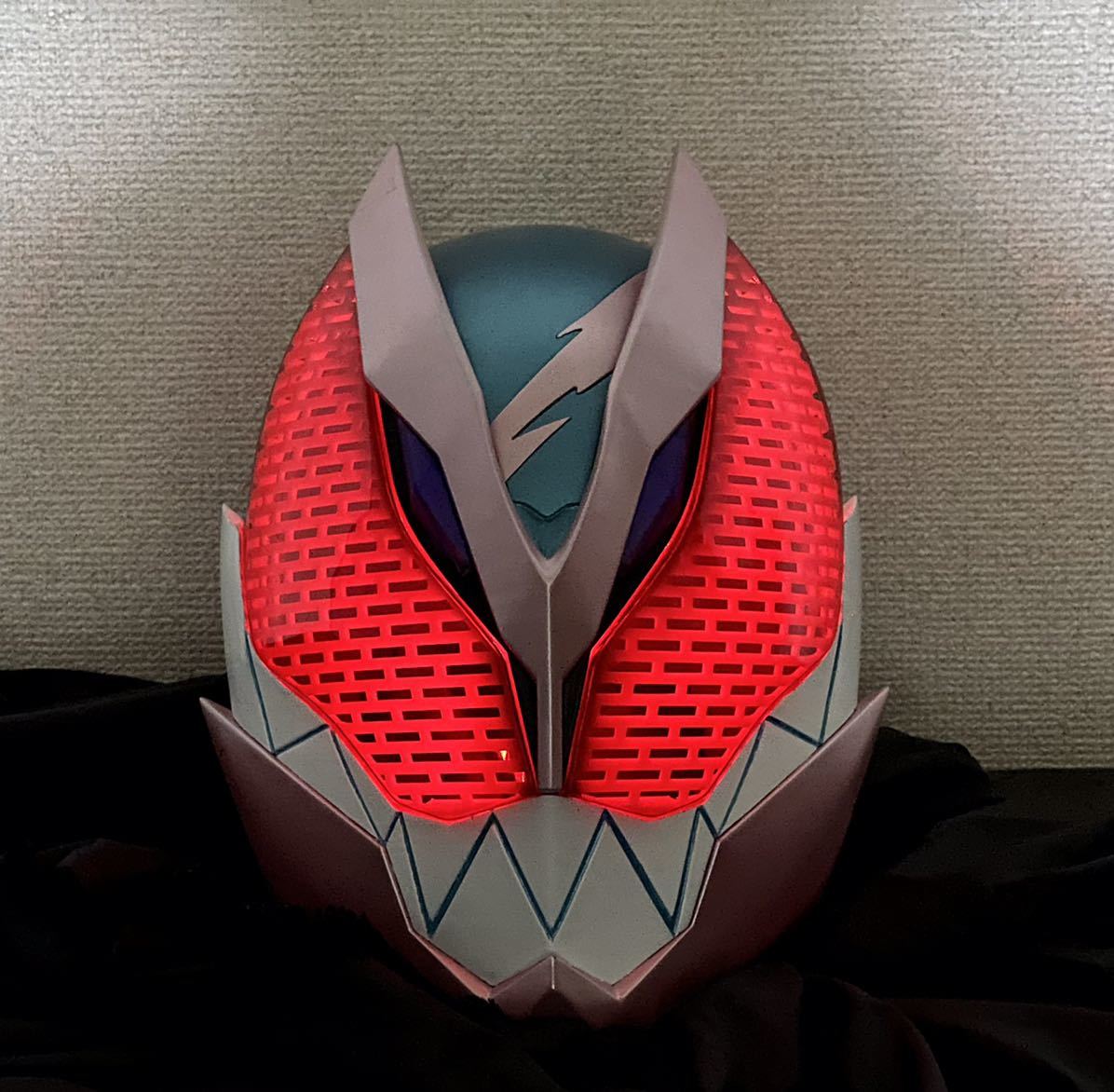 未使用品】マスク アトラク コスプレ 仮面ライダー 1/1プロップ Amazon