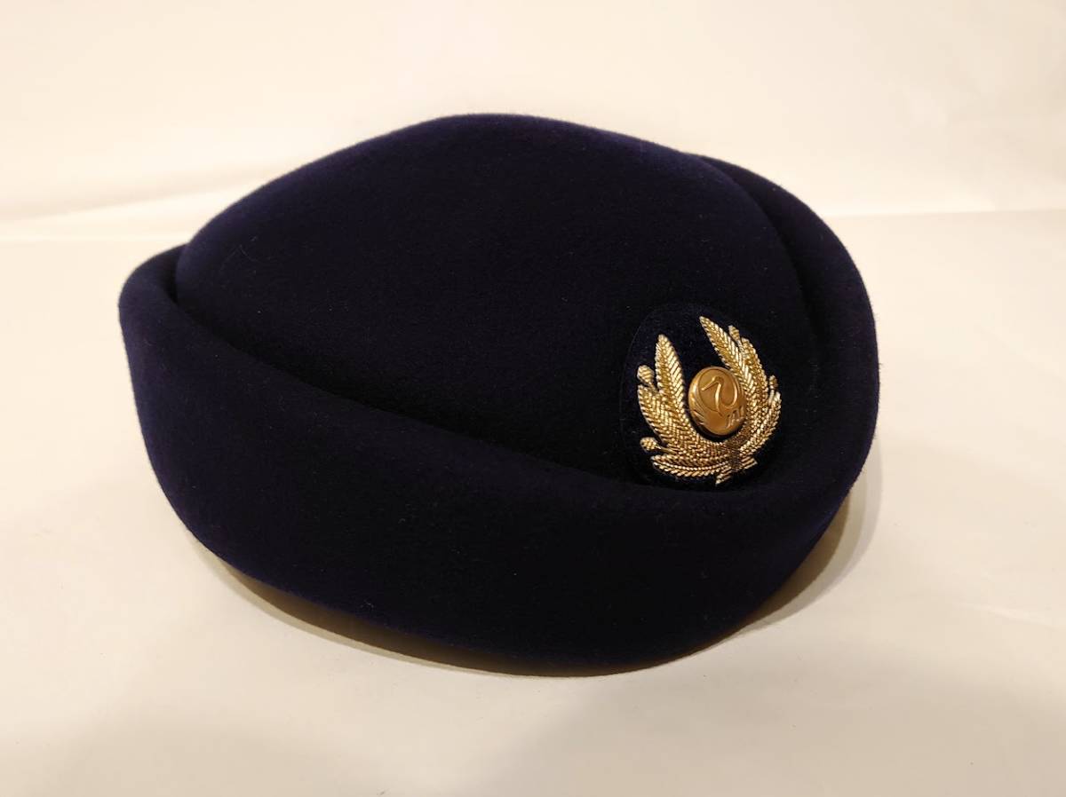 Yahoo!オークション - 値下げ 超美品 JAL CA 7代目 制服の帽子 スチュ