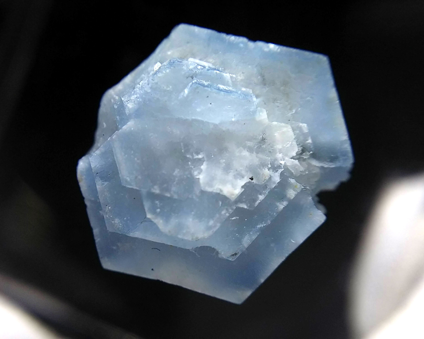 アフガニスタン/デオダラ山岳産】ボロビエバイト(アルカリベリル)原石