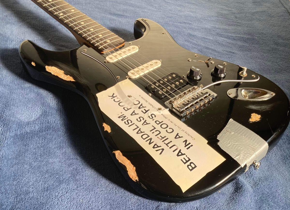 Yahoo!オークション - Fender Japan Kurt Cobain Vandalism Stratocast