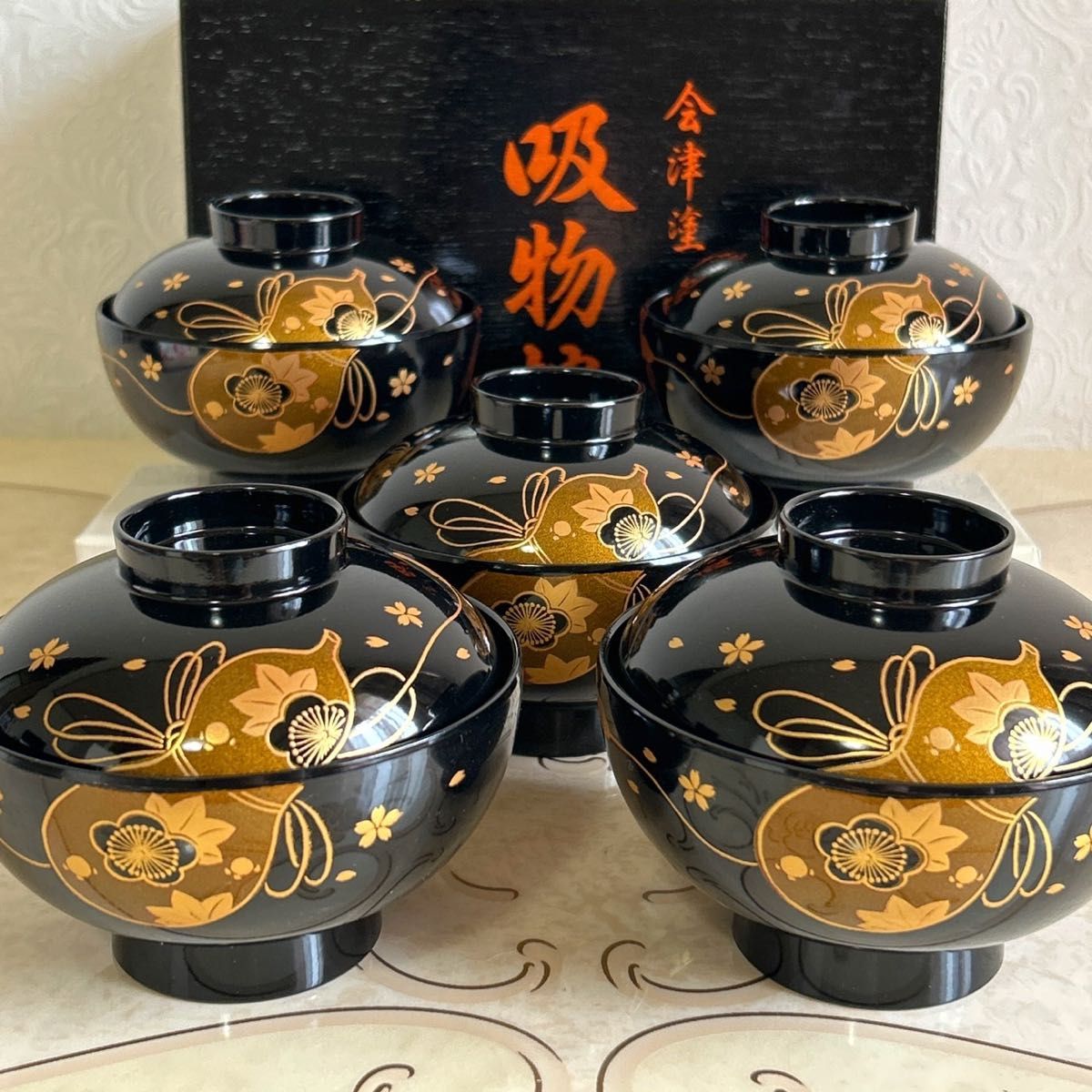 一押し 時代 豪華 煮物椀 金蒔絵 松竹梅 20客 天然木 椀 蓋裏蒔絵 料亭