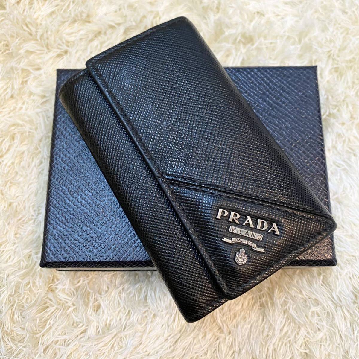 新型RFID搭載 プラダ PRADA キーケース サフィアーノレザー 三角ロゴ