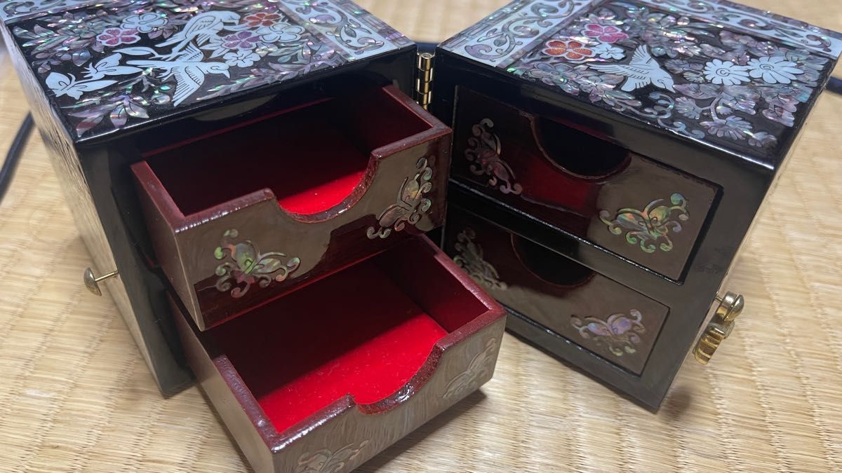 韓国螺鈿細工 ジュエリーボックス 木製 貝殻 漆器 小物入れ 伝統工芸