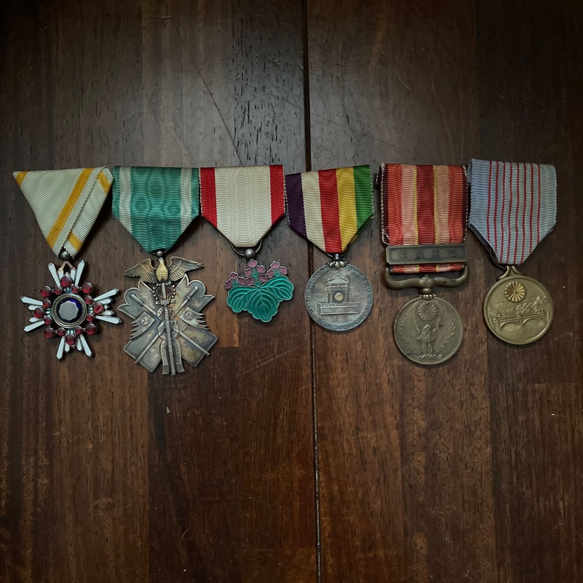 日本軍 功七級金鵄勲章 勲七等青色桐葉章 勲五等瑞宝章 昭和大禮記念章