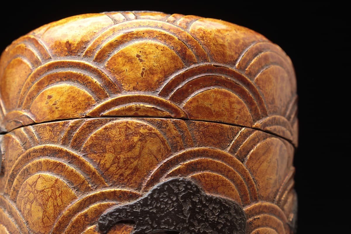 Yahoo!オークション - EO044 【奴田伸岳 作】鎌倉彫 金溜塗 青海波 棗