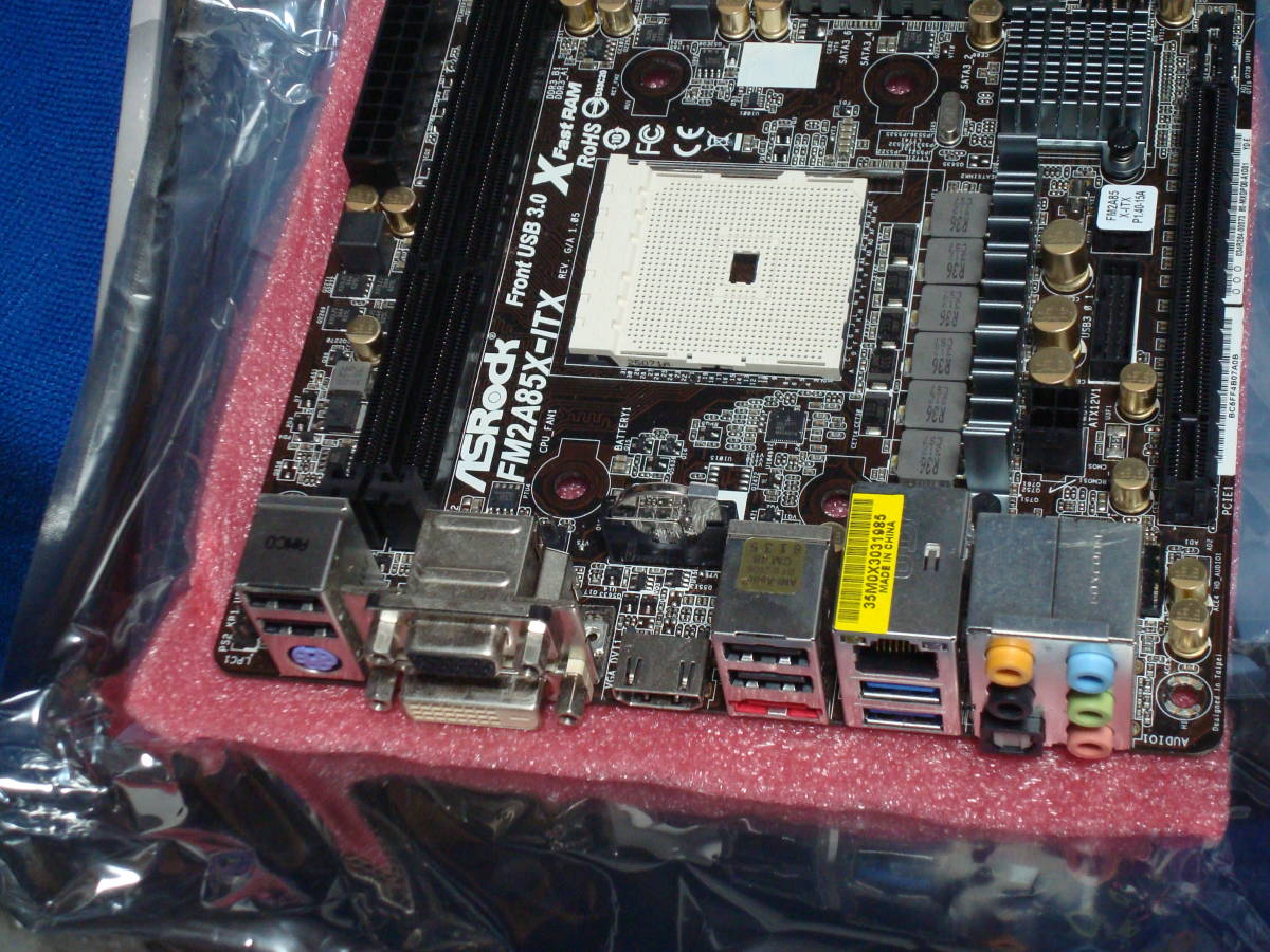 ASRock FM2A85X-ITX+AMD A10-6700+16GBメモリ