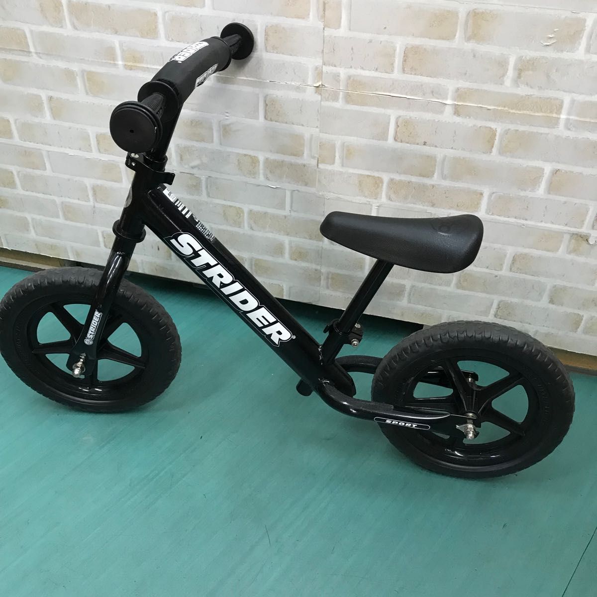 STRIDER SPORT 12インチ 大人気カラーブラック STRIDER ストライダー